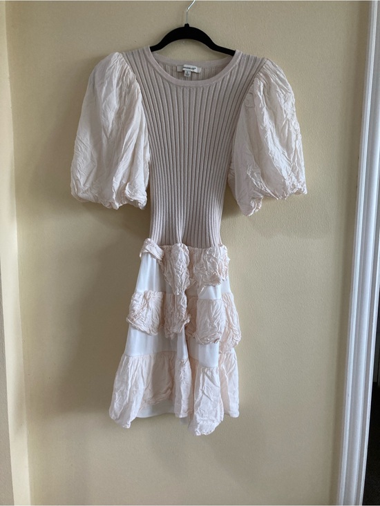 Francesca's Collections Dresses & Skirts - Francesca's Collections Cream Puff-Sleeve Tiered Girls Dress